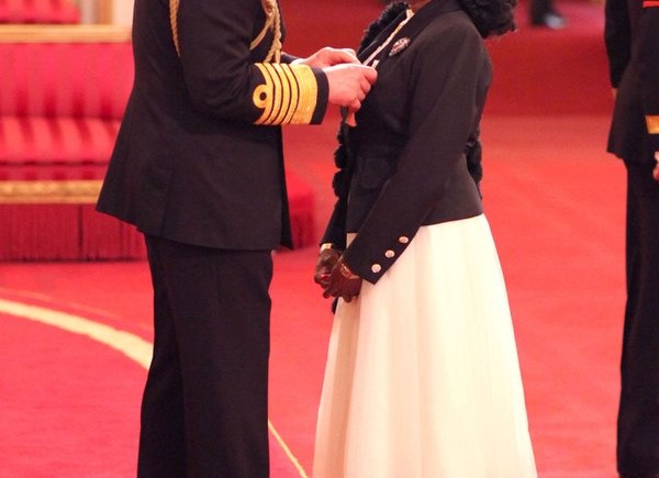 Nigerian British Singer, Patti Boulaye Gets O.B.E. From HRH Prince Charles