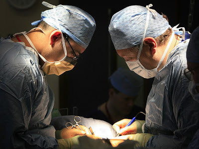 Doctors Perform First Liver And Kidney Transplants From HIV+ Donor