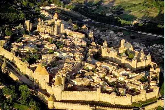 medieval city in France - elsieisy blog